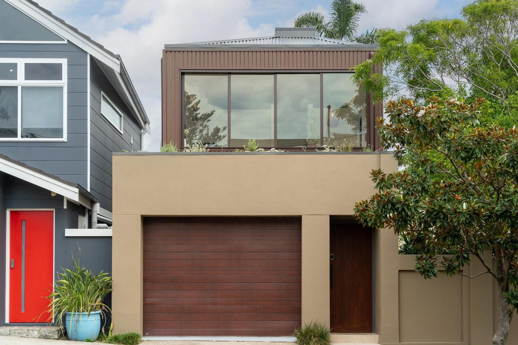 Gorgeous 1 Bed Short Walk To Everything In Manly Apartment *